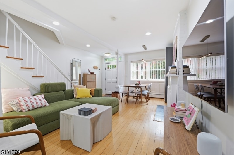 260 5th St image 2