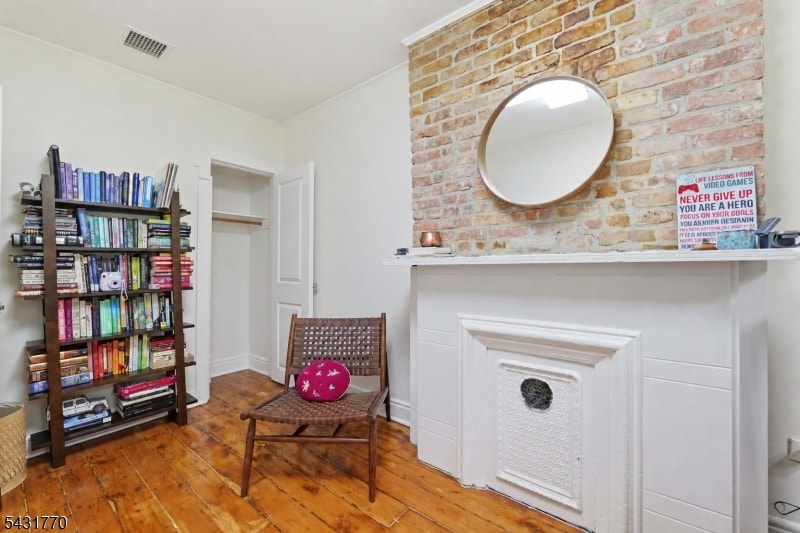 260 5th St image 27