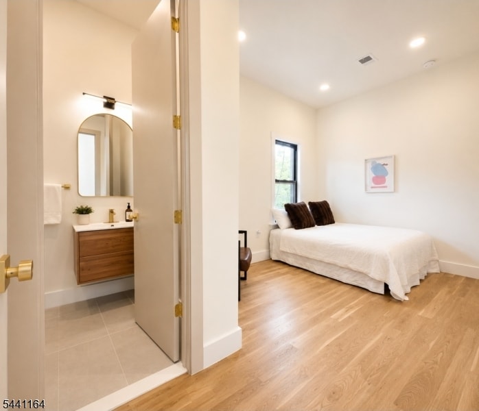 7 Pierce Ave image 4