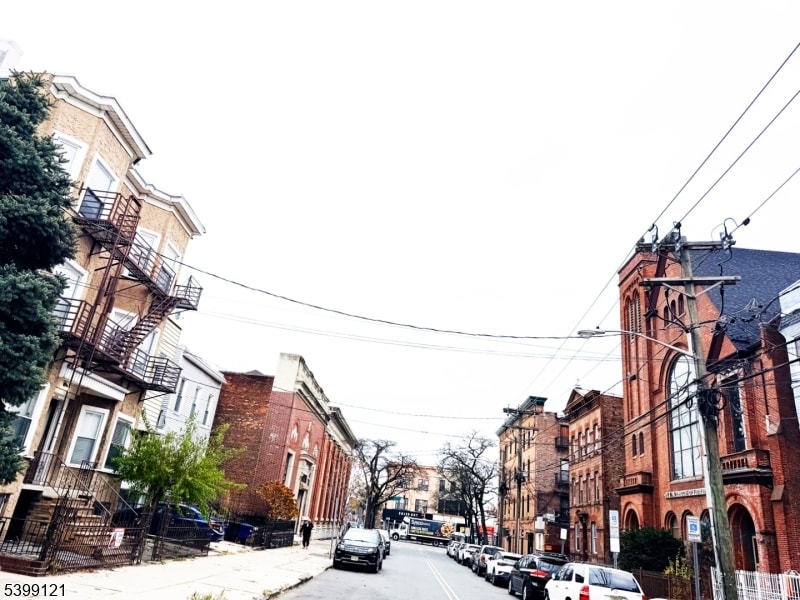 154 Bowers St #2D image 13