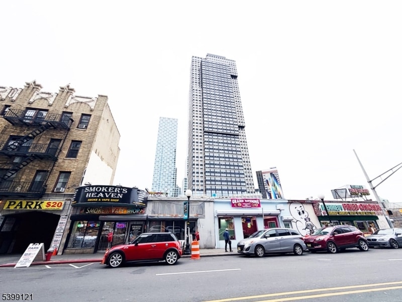 154 Bowers St #2D image 17