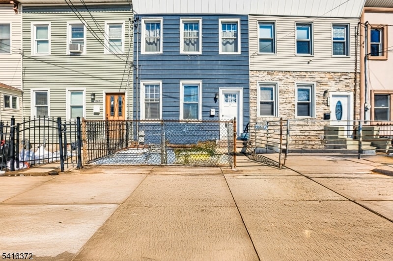 138 Broadway image 1