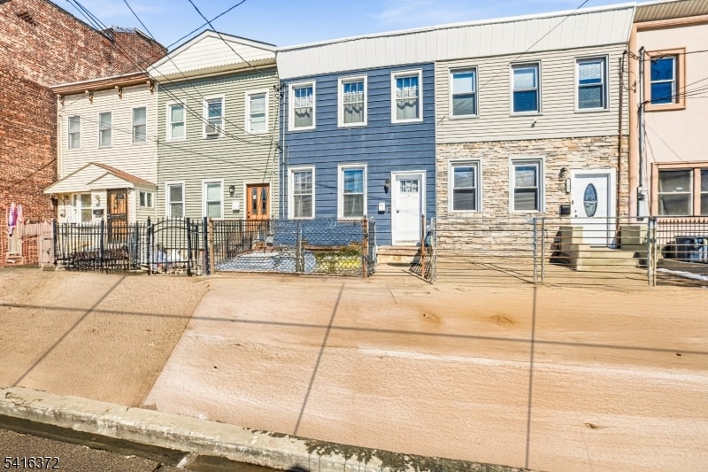 138 Broadway image 2
