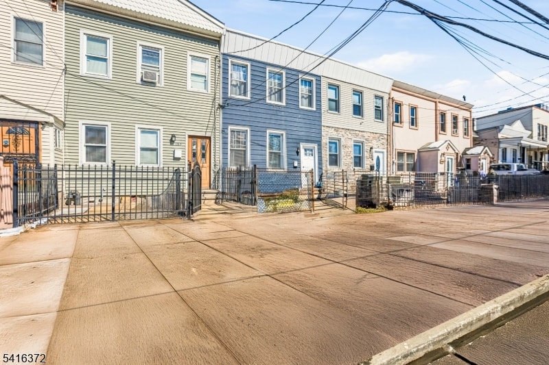 138 Broadway image 3