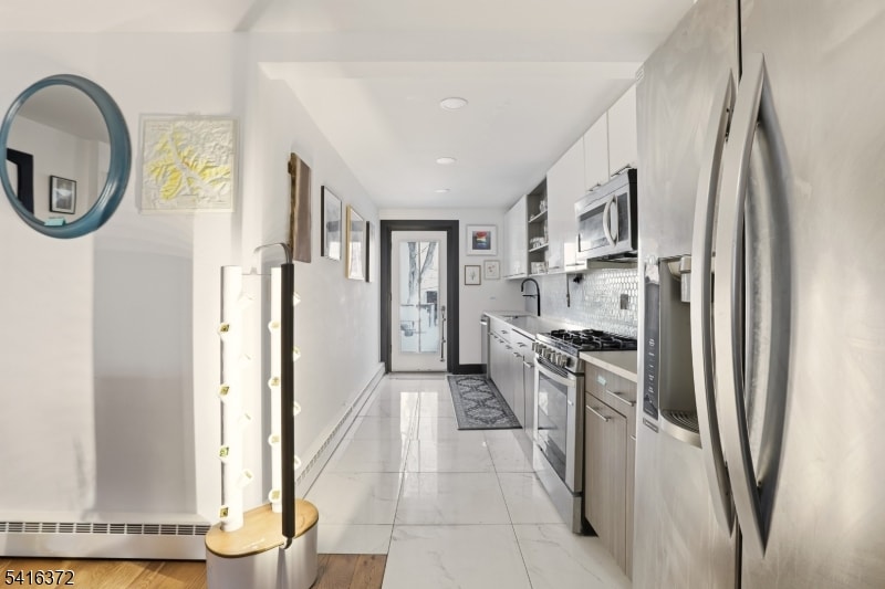 138 Broadway image 5