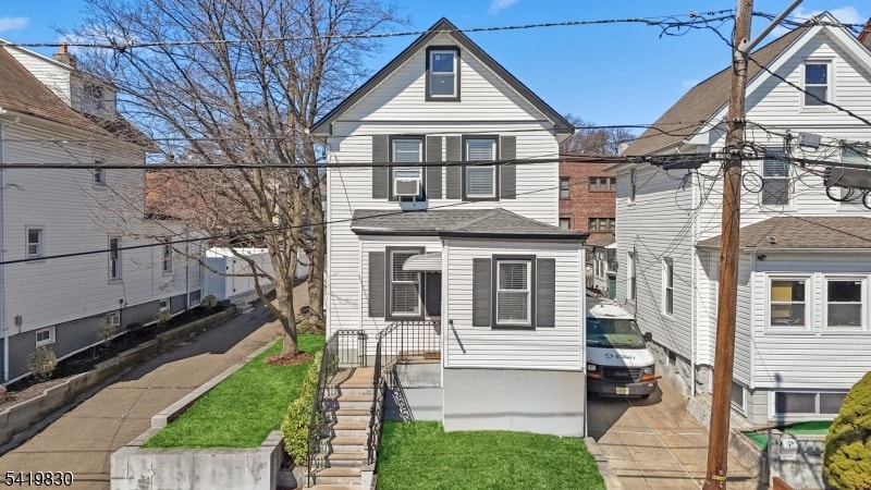 117 Argyle Pl image 1