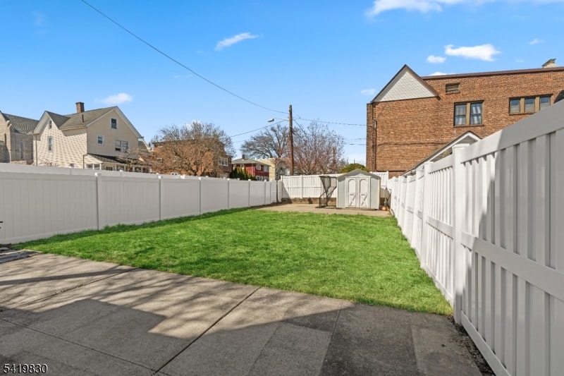 117 Argyle Pl image 23