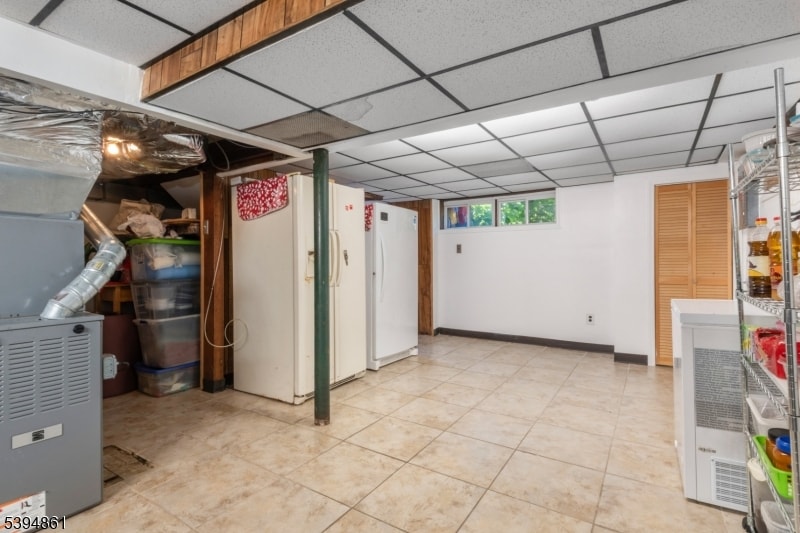 692 Passaic Ave image 27