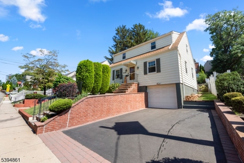 692 Passaic Ave image 3