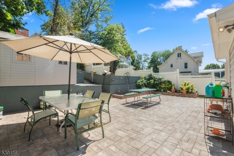 692 Passaic Ave image 30