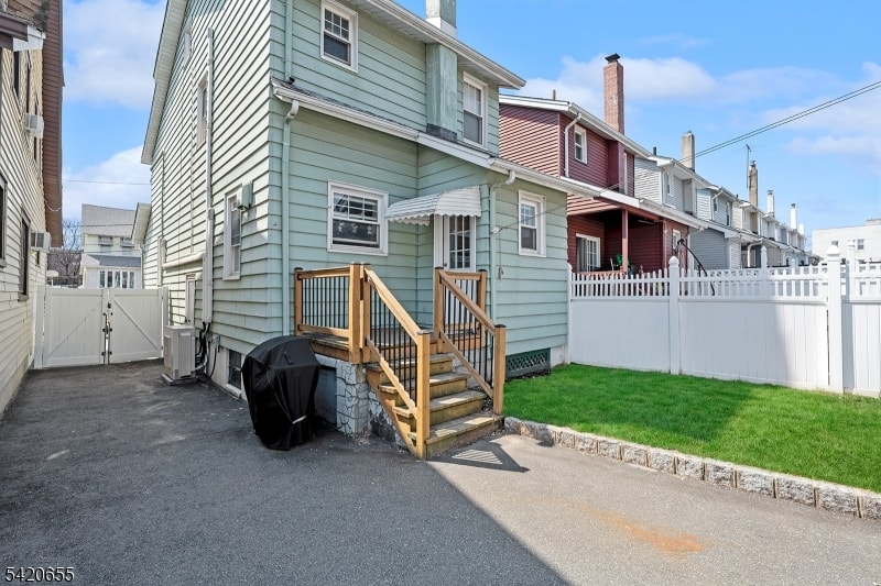 25 Shepherd Pl image 4