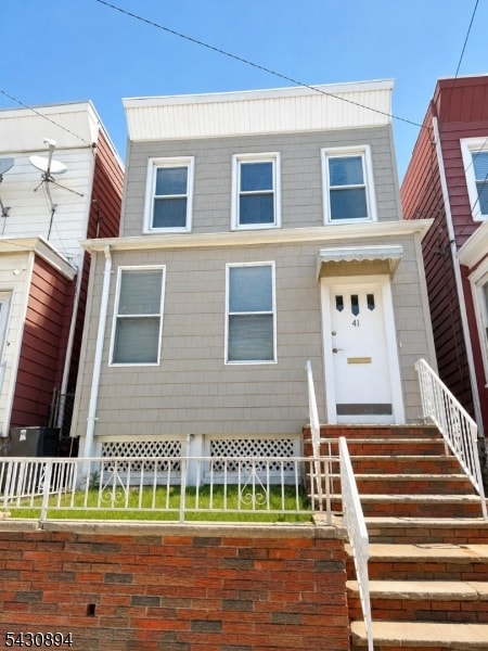 41 W 11th St image 1