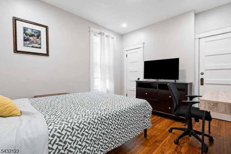 257 Woodlawn Ave image 14