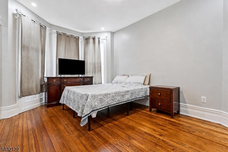 257 Woodlawn Ave image 16