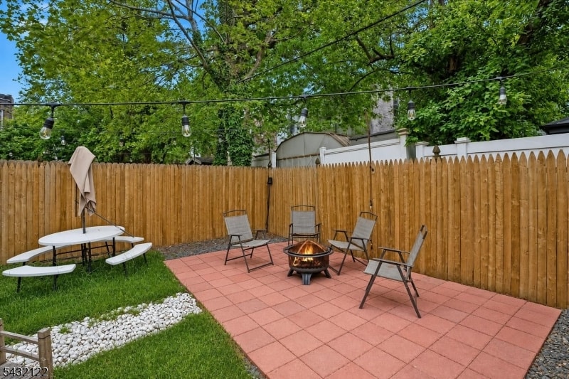 257 Woodlawn Ave image 24