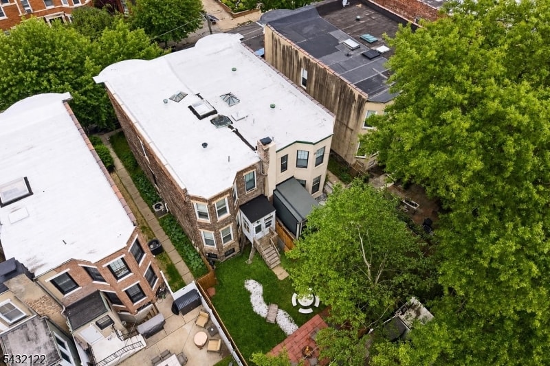 257 Woodlawn Ave image 28