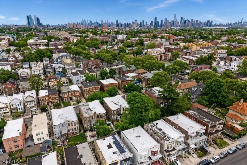 257 Woodlawn Ave image 36