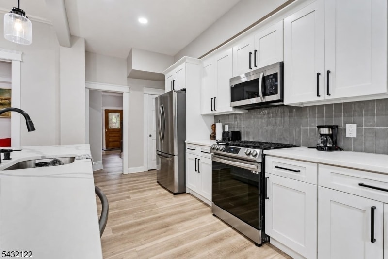 257 Woodlawn Ave image 8