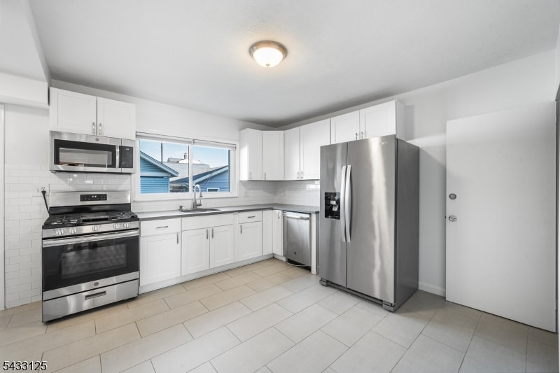 416 Belgrove Dr image 12