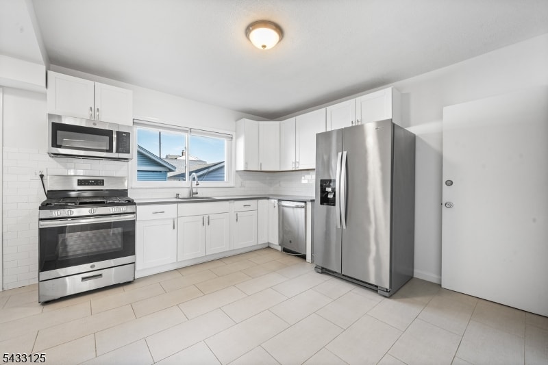 416 Belgrove Dr image 9