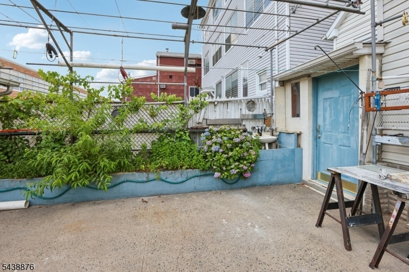 18 Patterson St image 44