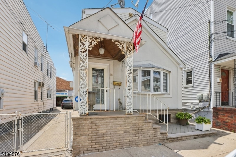 18 Patterson St image 5