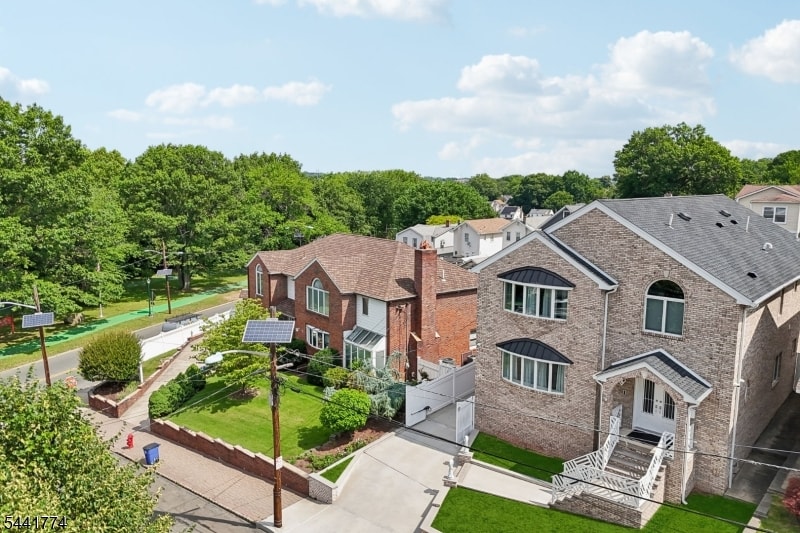 11 Linden Ave image 11