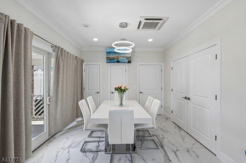 11 Linden Ave image 17