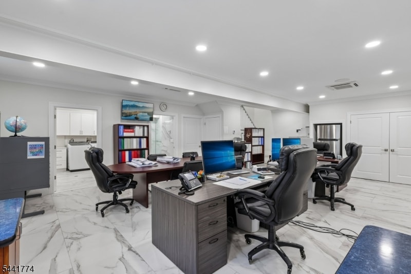11 Linden Ave image 42