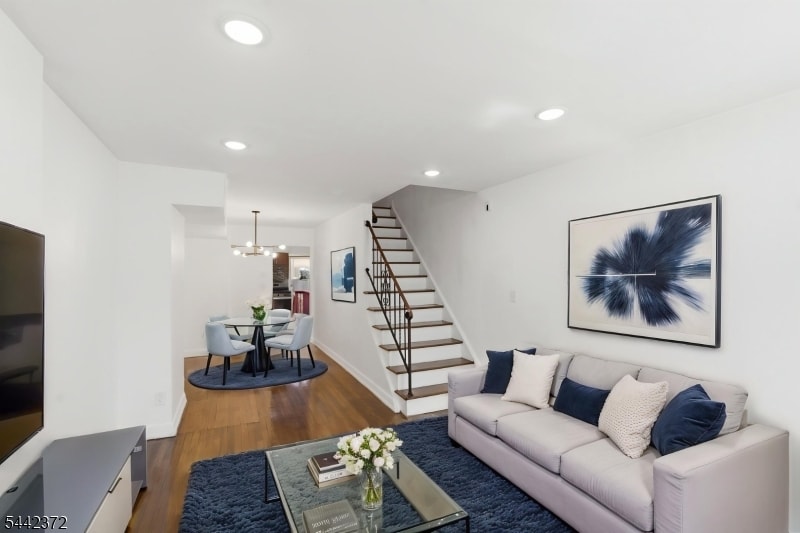 8 Van Nostrand Ave image 1