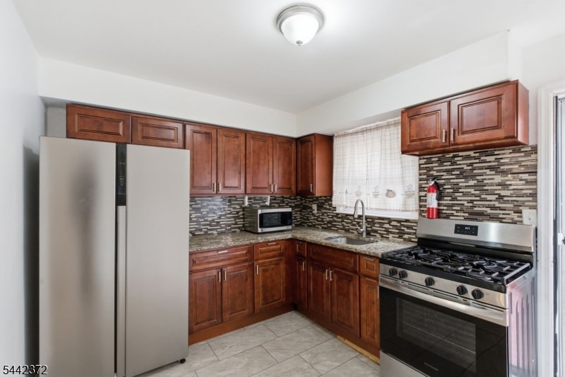 8 Van Nostrand Ave image 10