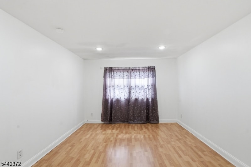8 Van Nostrand Ave image 12