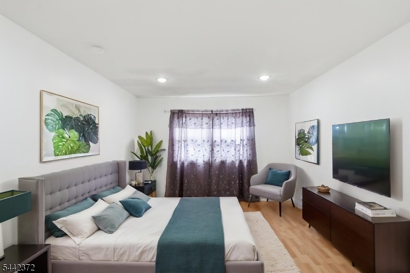 8 Van Nostrand Ave image 15