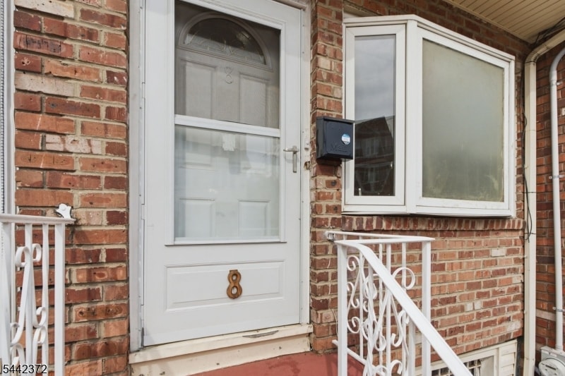 8 Van Nostrand Ave image 29