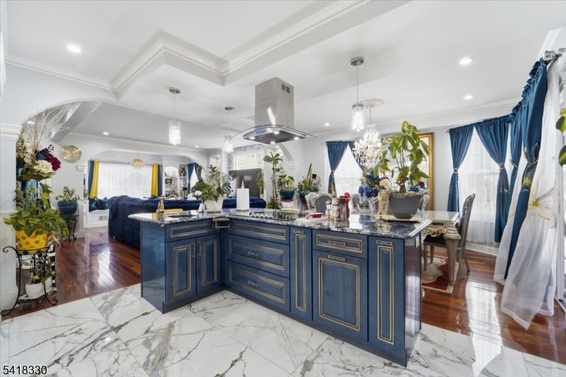 60 Stewart Ave image 12