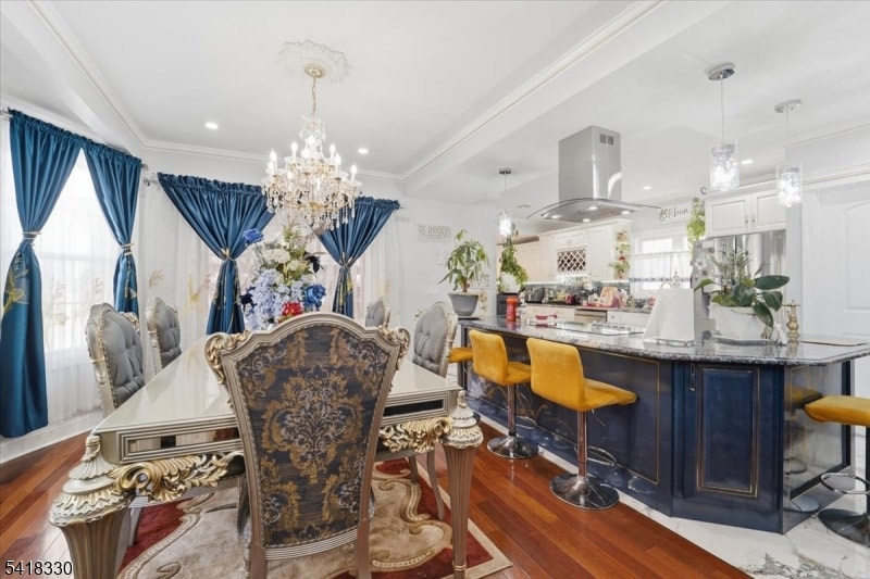 60 Stewart Ave image 16