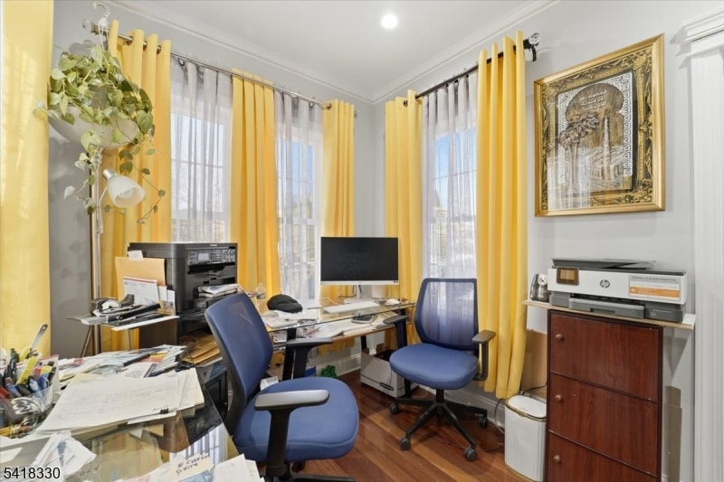 60 Stewart Ave image 27