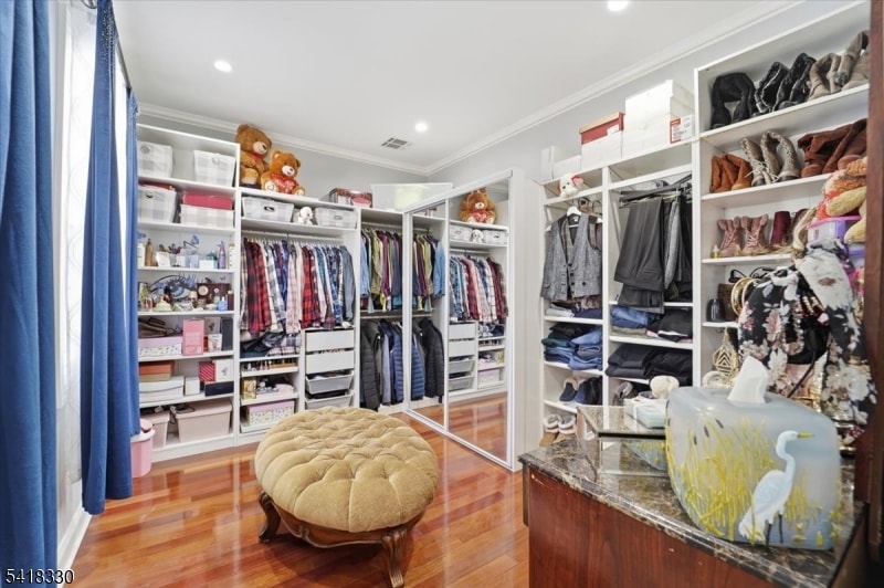 60 Stewart Ave image 28