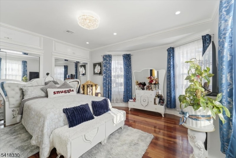 60 Stewart Ave image 30