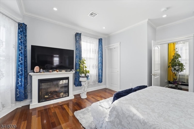 60 Stewart Ave image 32