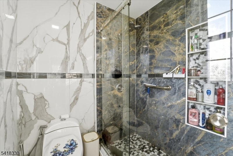 60 Stewart Ave image 34