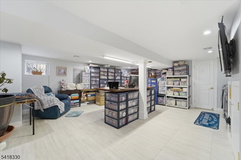 60 Stewart Ave image 41