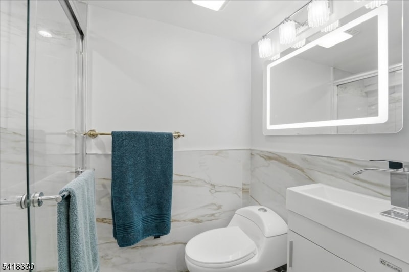 60 Stewart Ave image 45