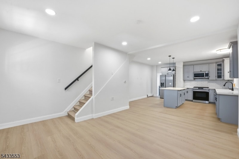 139 W 51st St image 13