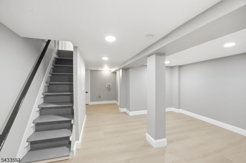 139 W 51st St image 17