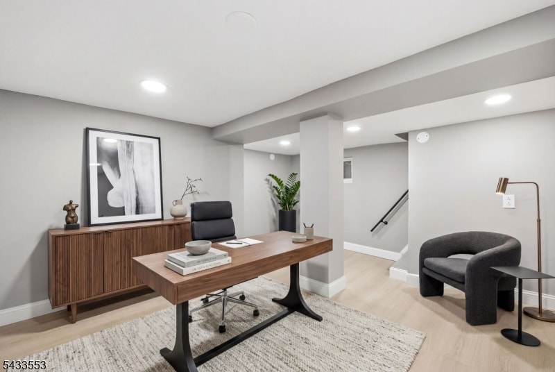 139 W 51st St image 20