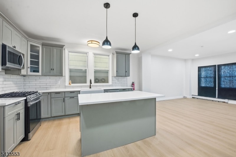 139 W 51st St image 6