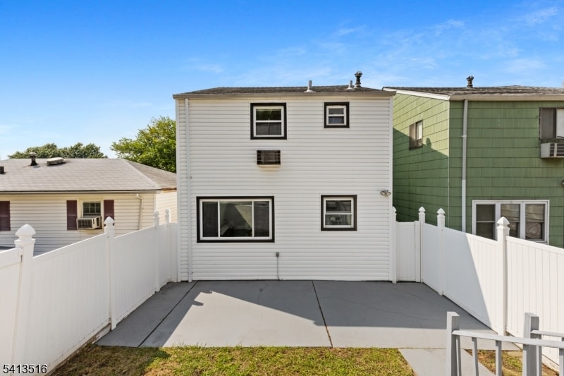174 Terrace Ave image 32
