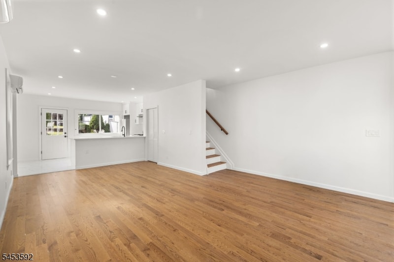 345 Forest St image 12