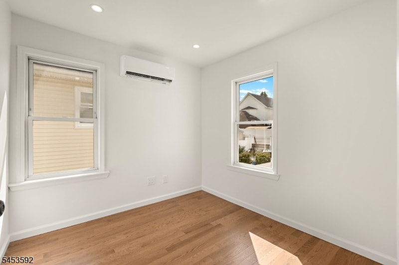 345 Forest St image 22